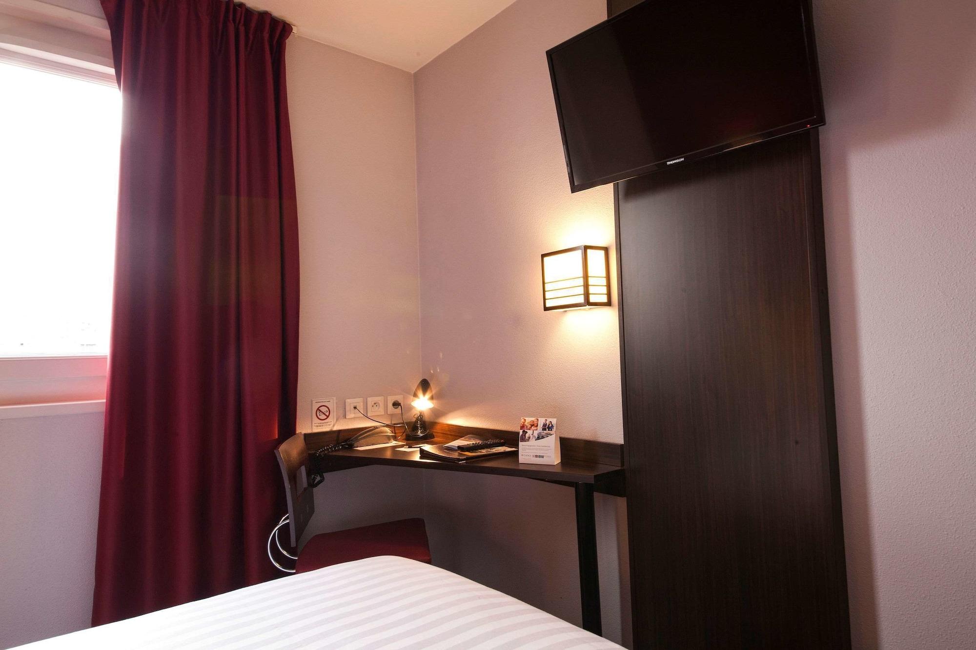 Comfort Hotel Clermont Saint Jacques Clermont-Ferrand Exterior foto