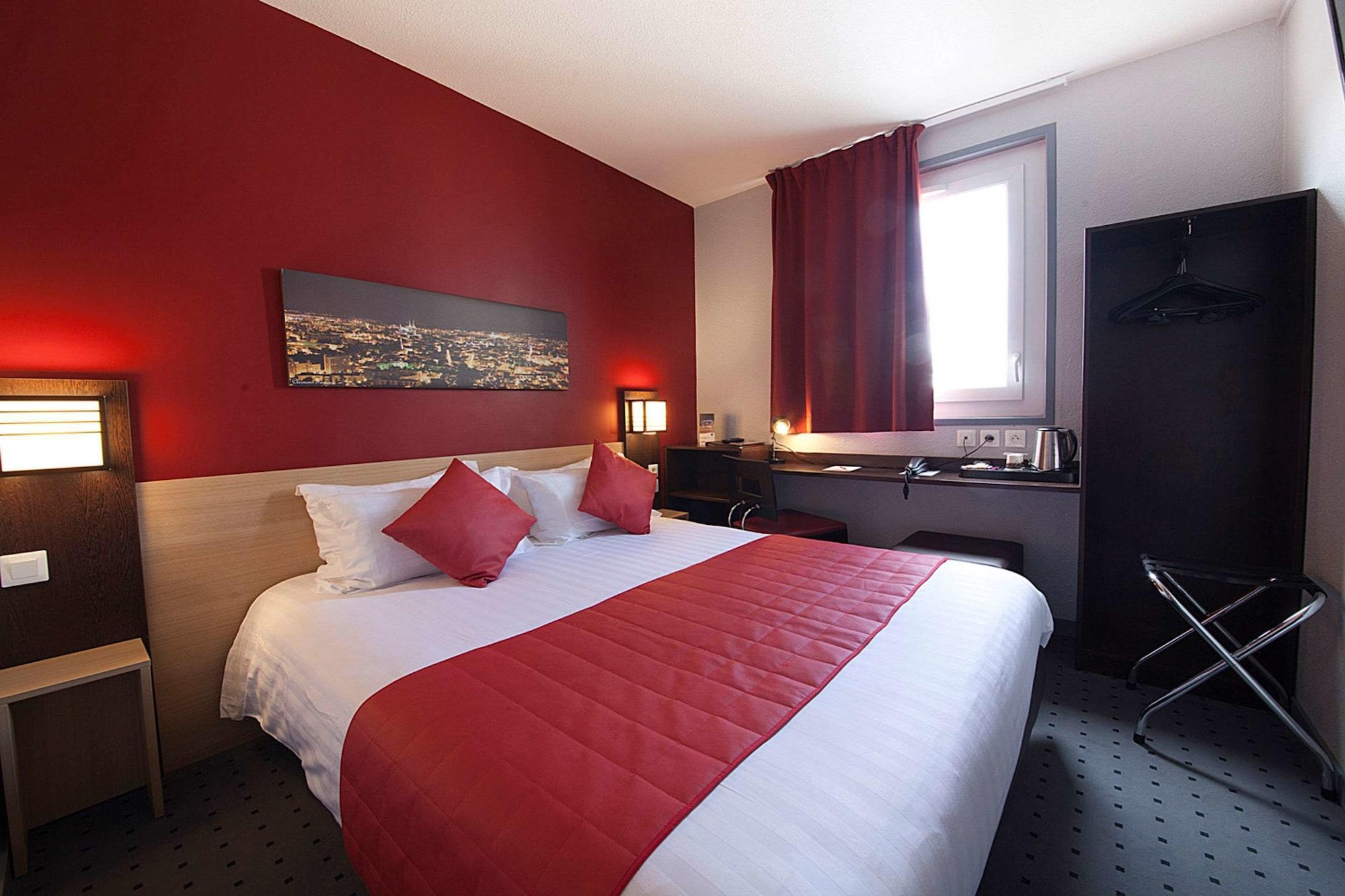 Comfort Hotel Clermont Saint Jacques Clermont-Ferrand Exterior foto