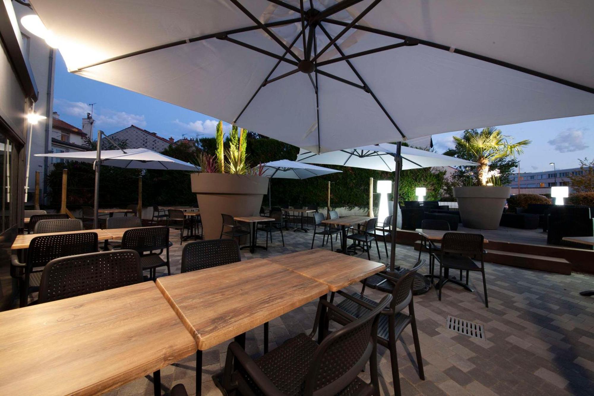 Comfort Hotel Clermont Saint Jacques Clermont-Ferrand Exterior foto
