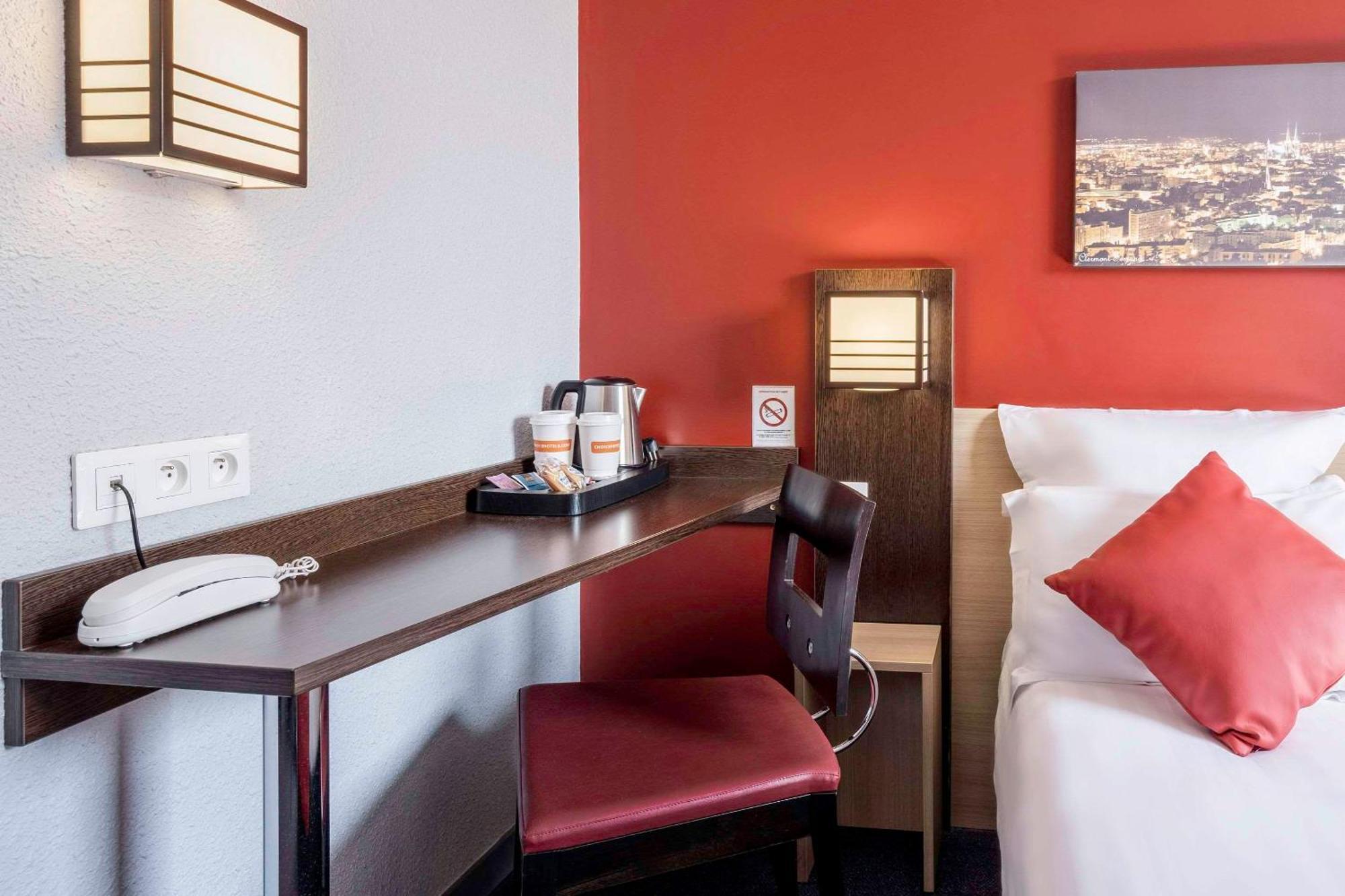 Comfort Hotel Clermont Saint Jacques Clermont-Ferrand Exterior foto