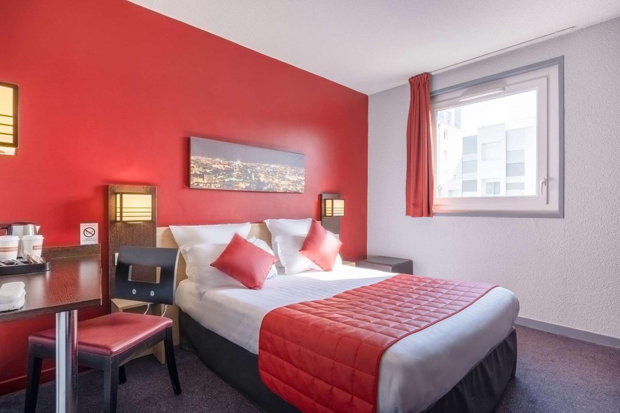Comfort Hotel Clermont Saint Jacques Clermont-Ferrand Exterior foto