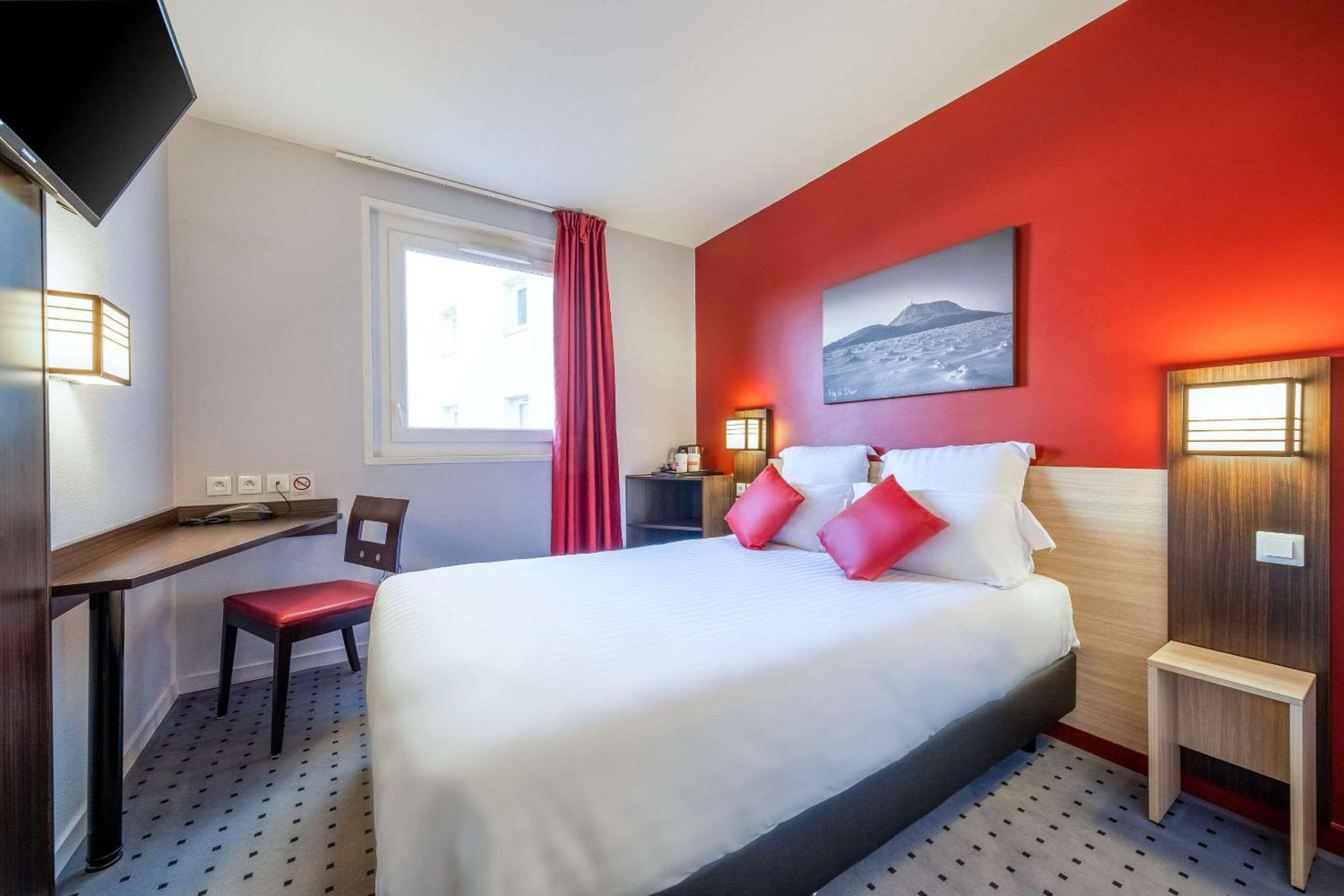 Comfort Hotel Clermont Saint Jacques Clermont-Ferrand Exterior foto